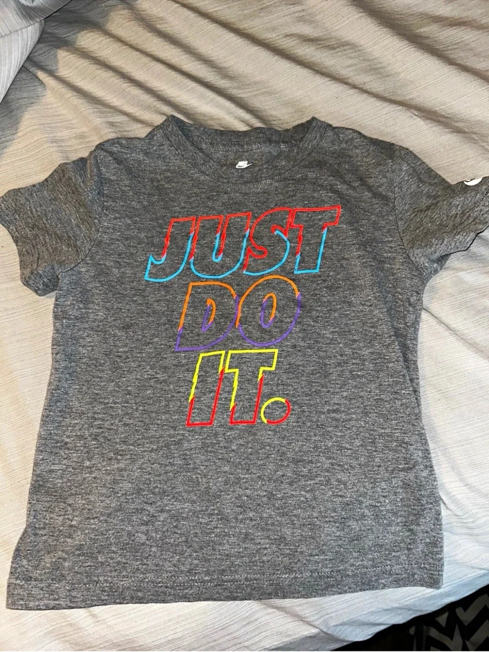 Nike Kids' Gray 'Just Do It.' Graphic Tee size 7